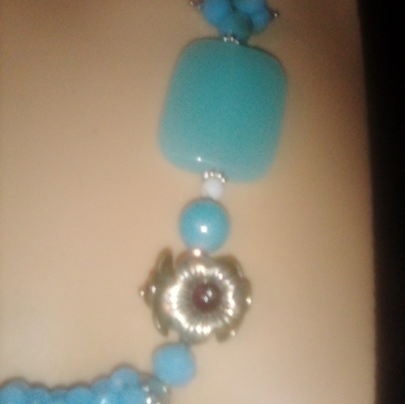 GENUINE BLUE QUARTZ NECKLACE WITH GARNETS - Picture 7 of 8